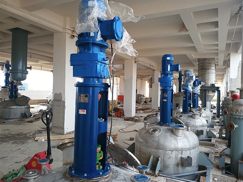 反應(yīng)釜攪拌裝置現(xiàn)場